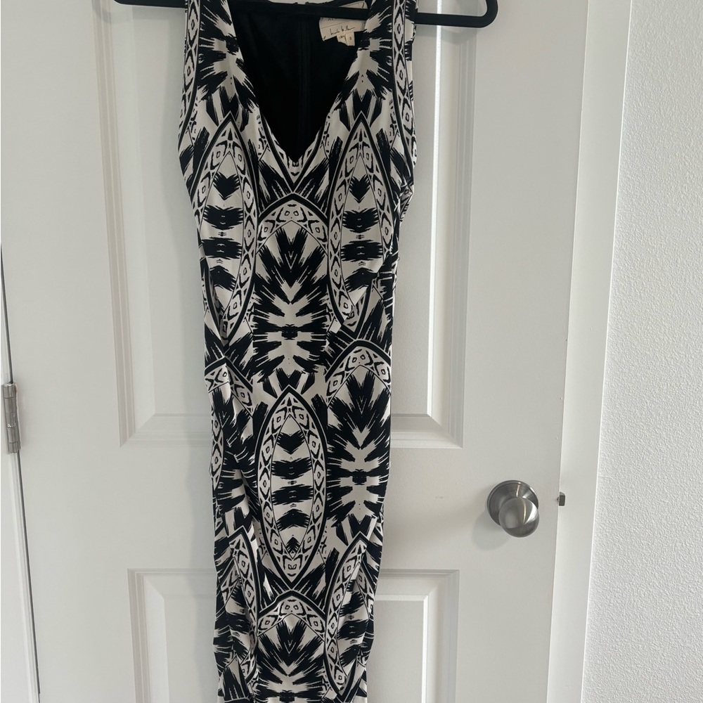 Nicole Miller Artelier Black and White Patterned Sleeveless Cocktail Dress